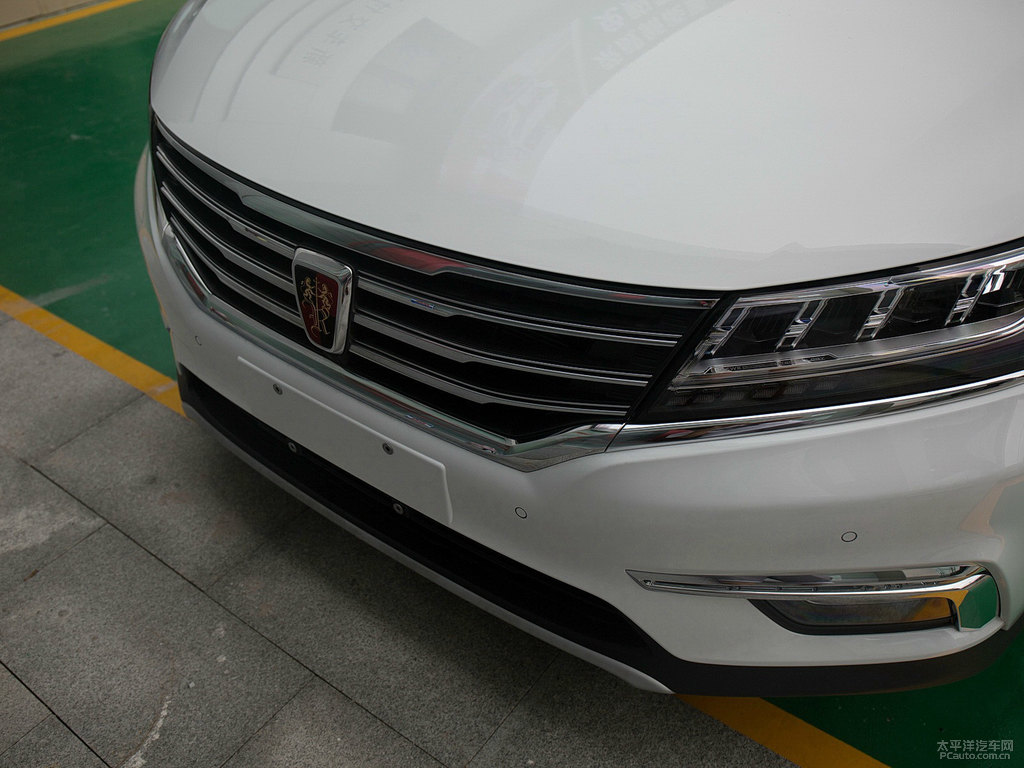 典雅白榮威RX5車頭外觀圖片