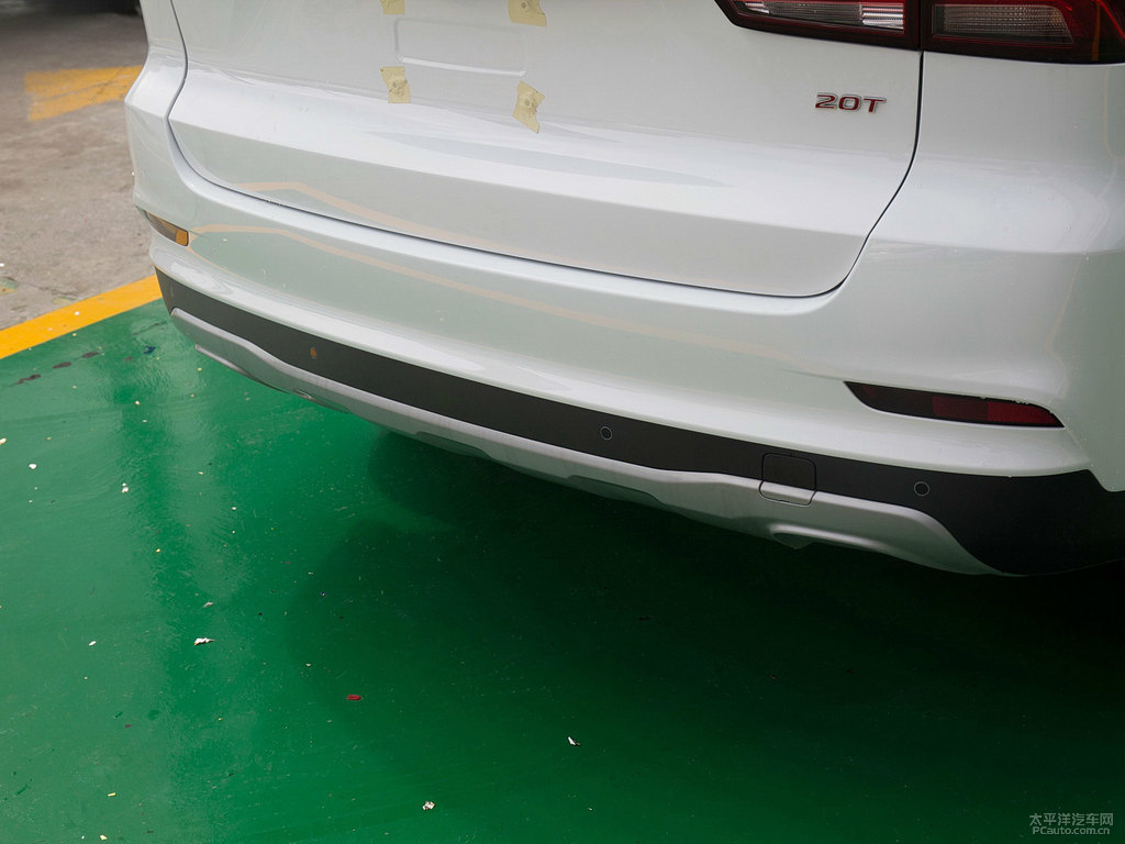 典雅白榮威RX5車尾外觀圖片