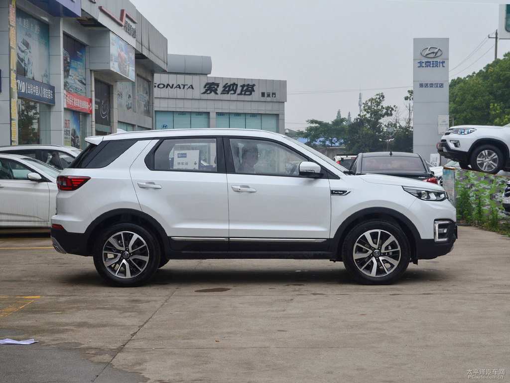 月光白長(zhǎng)安CS55整車外觀外觀圖片