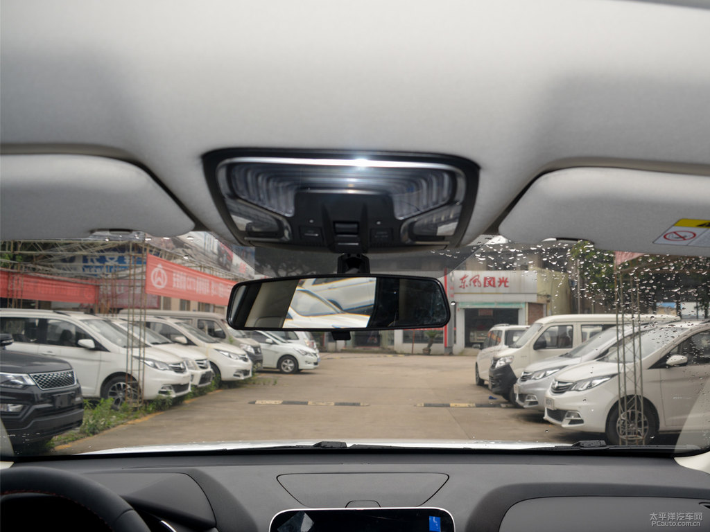 月光白長(zhǎng)安CS55車(chē)廂內(nèi)飾圖片