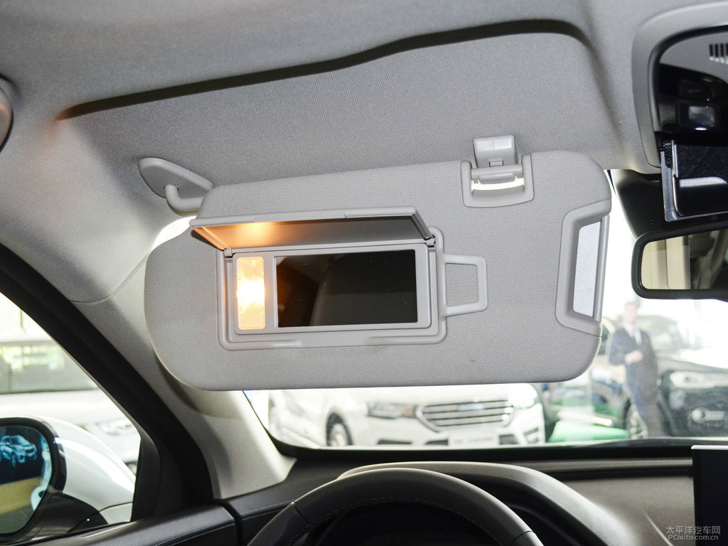雪域白魏牌 VV7車廂內(nèi)飾圖片