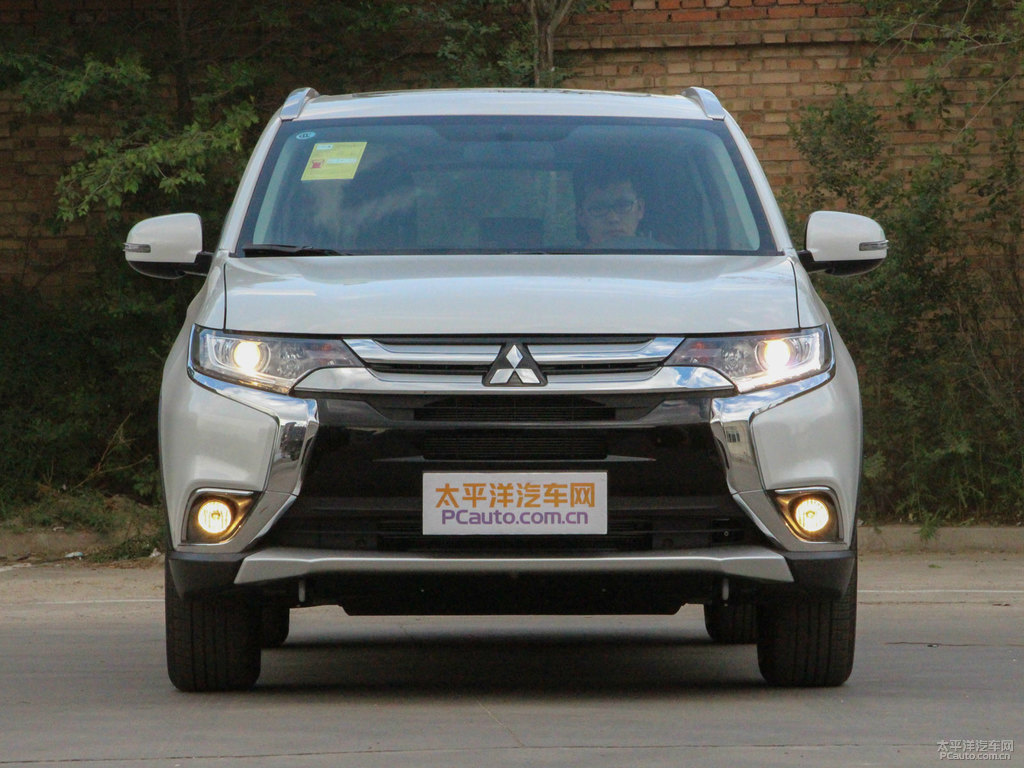 珍珠白歐藍(lán)德車頭外觀圖片