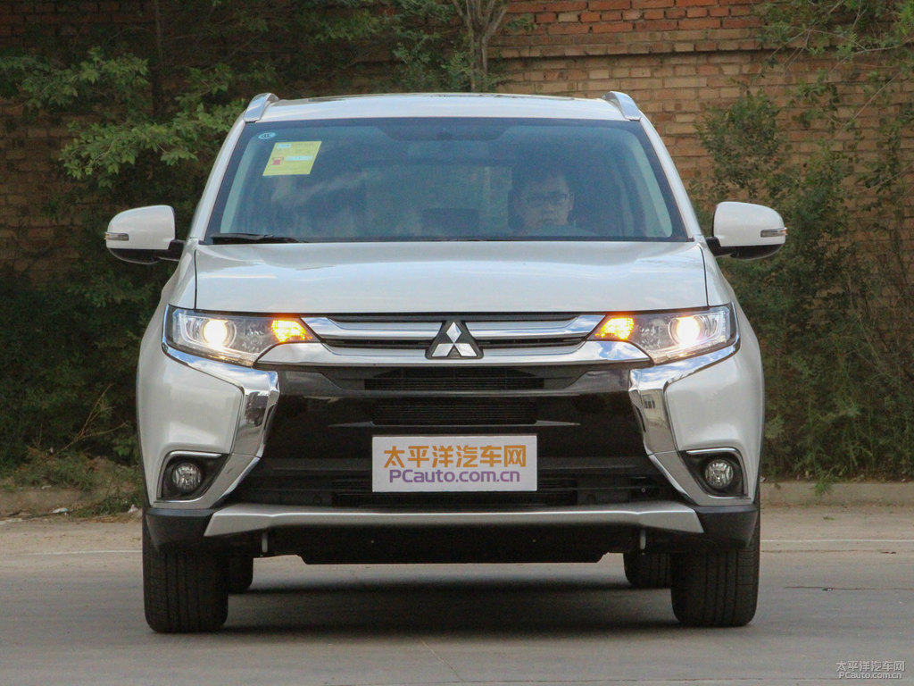 珍珠白歐藍(lán)德車頭外觀圖片