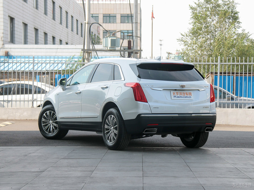 鉆白凱迪拉克XT5整車外觀外觀圖片