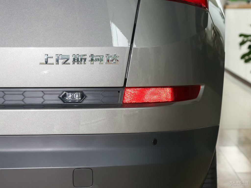 星夜灰柯迪亞克車尾外觀圖片