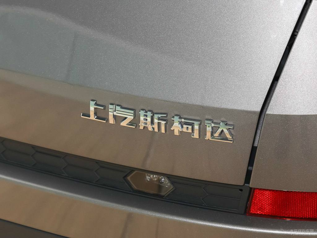 星夜灰柯迪亞克車尾外觀圖片