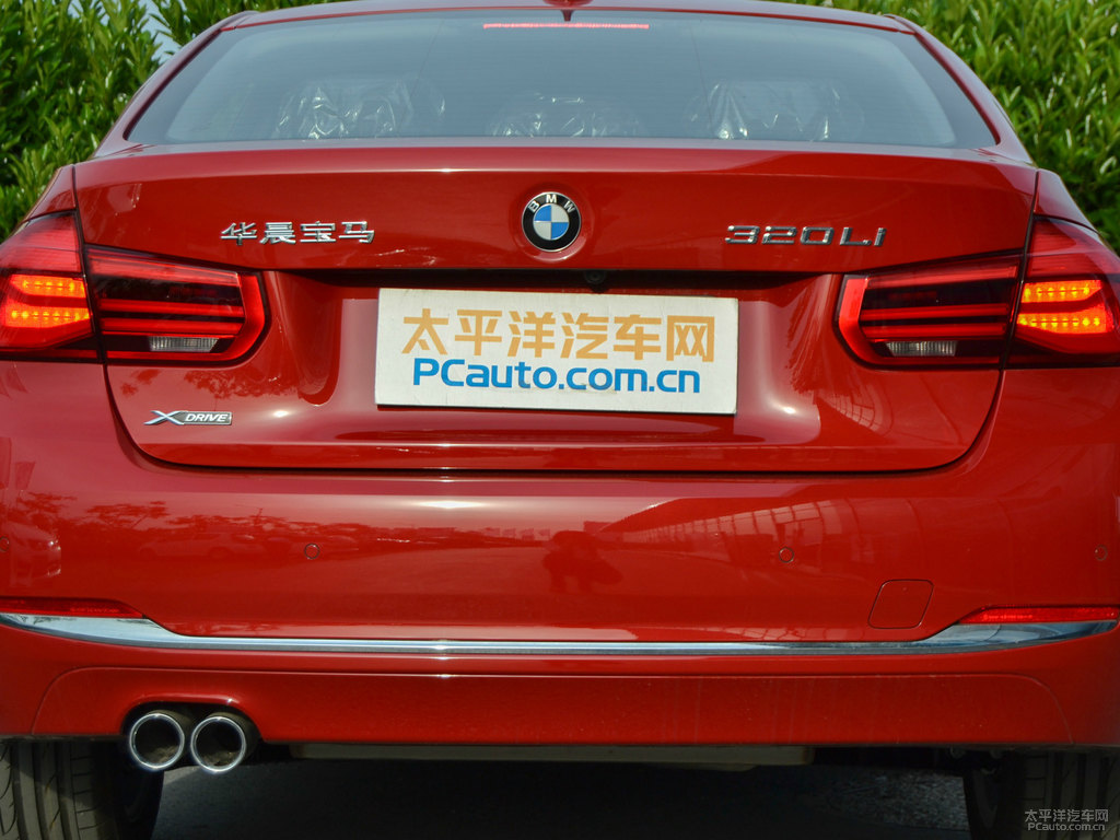 墨爾本紅寶馬3系車尾外觀圖片