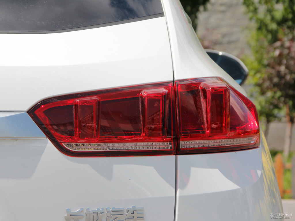 雪域白魏牌 VV7車尾外觀圖片