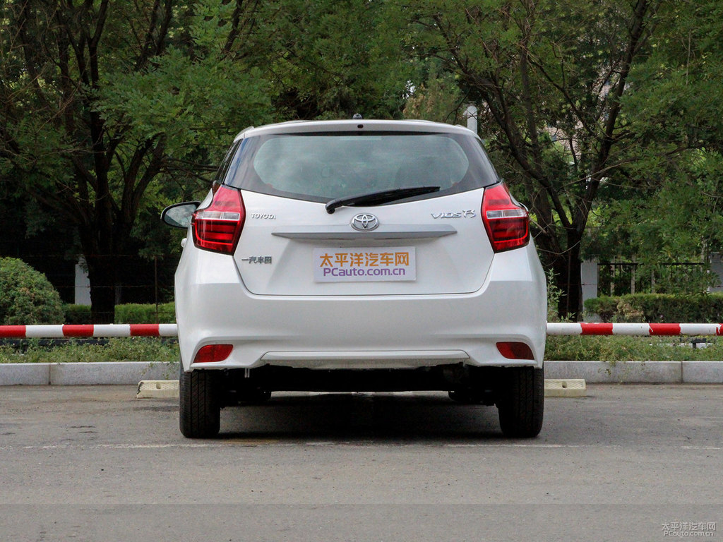 極光白威馳FS整車外觀外觀圖片