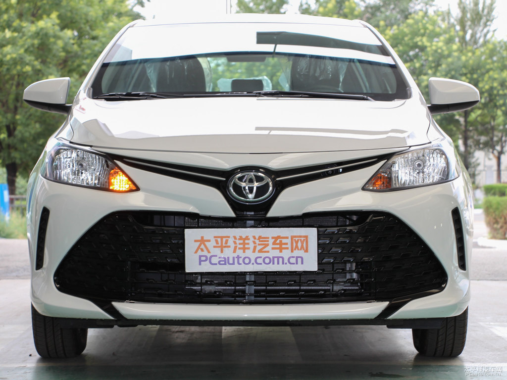 極光白威馳FS車頭外觀圖片