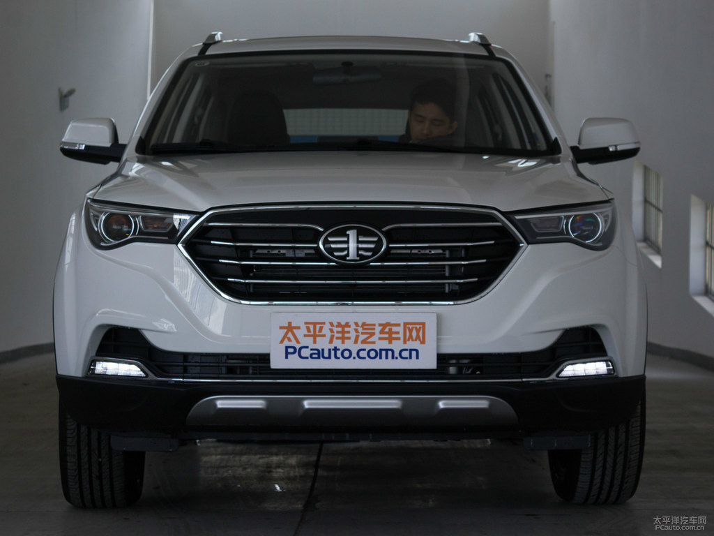 北極白奔騰X40車(chē)頭外觀圖片