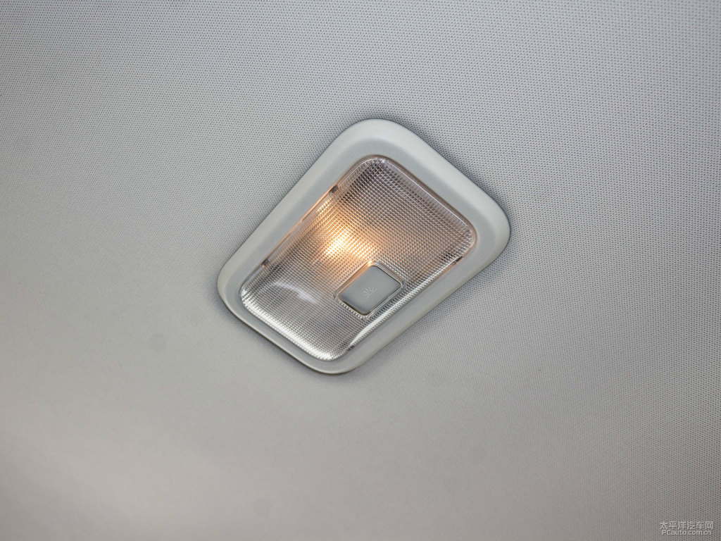 北極白奔騰X40車廂內(nèi)飾圖片