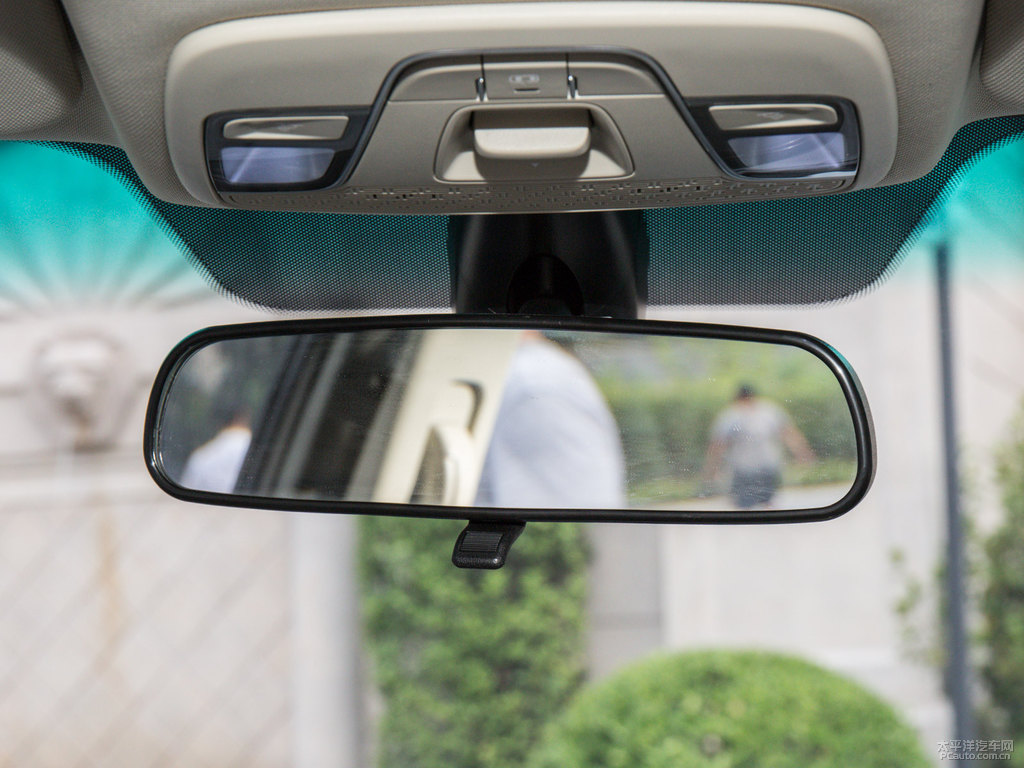 冰晶白遠(yuǎn)景X3車廂內(nèi)飾圖片
