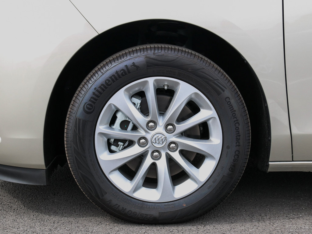 香檳金別克GL8車身外觀圖片