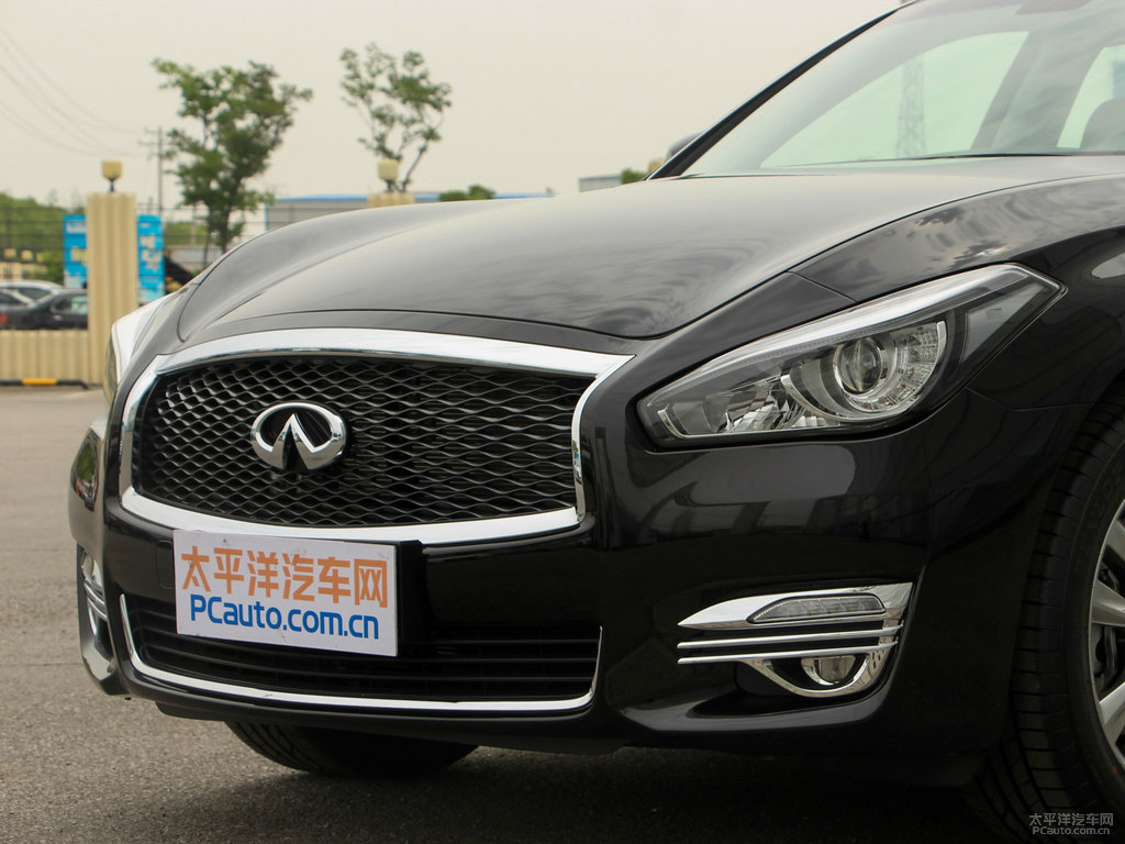 琉璃黑英菲尼迪Q70L車(chē)頭外觀圖片