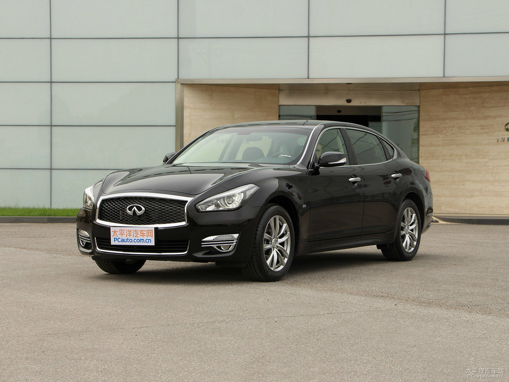 琉璃黑英菲尼迪Q70L車頭外觀圖片