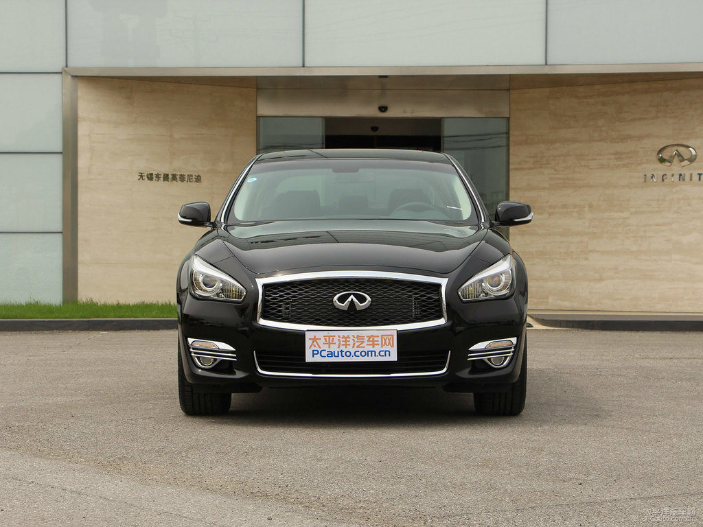 琉璃黑英菲尼迪Q70L整車(chē)外觀(guān)外觀(guān)圖片