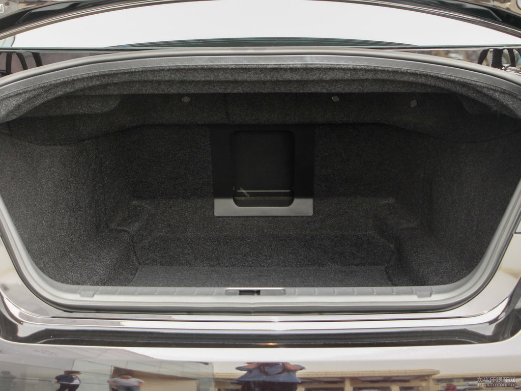 琉璃黑英菲尼迪Q70L后備廂空間圖片