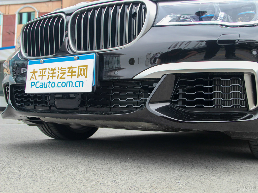 巴西棕色寶馬7系車頭外觀圖片