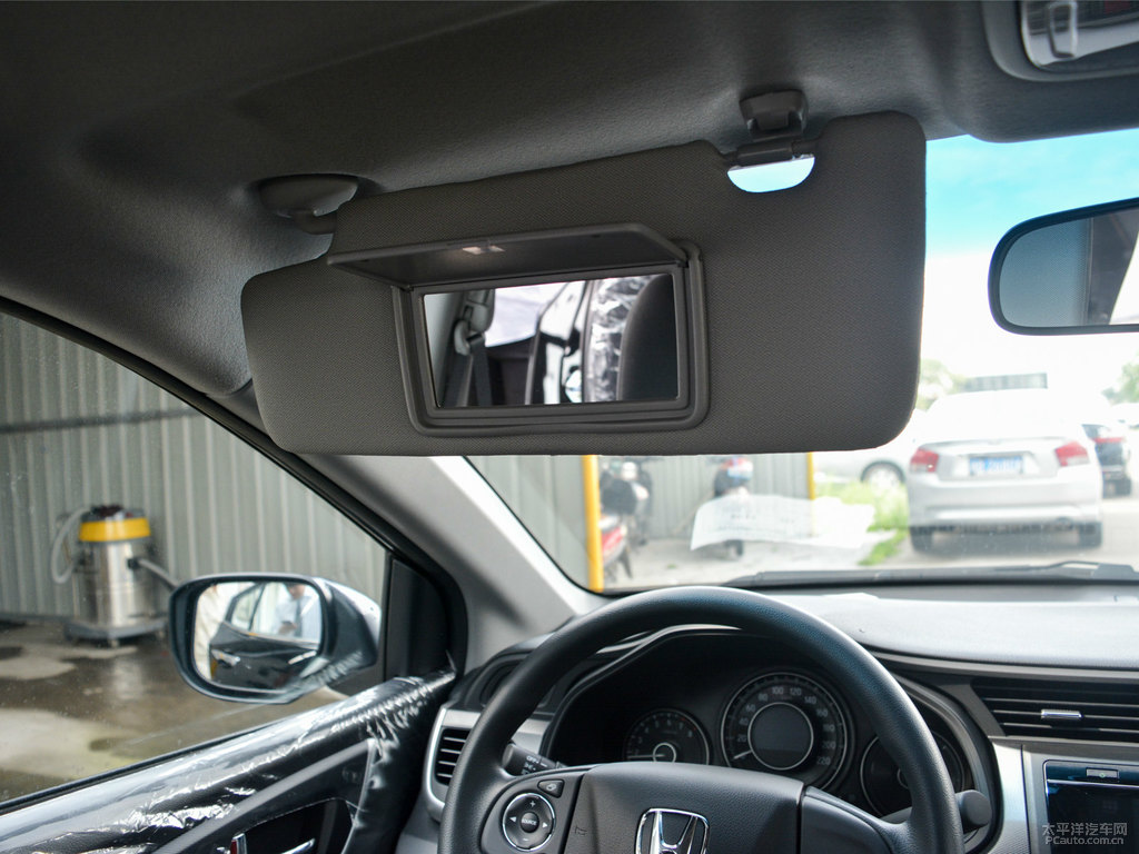 奧夫特黑凌派車廂內(nèi)飾圖片