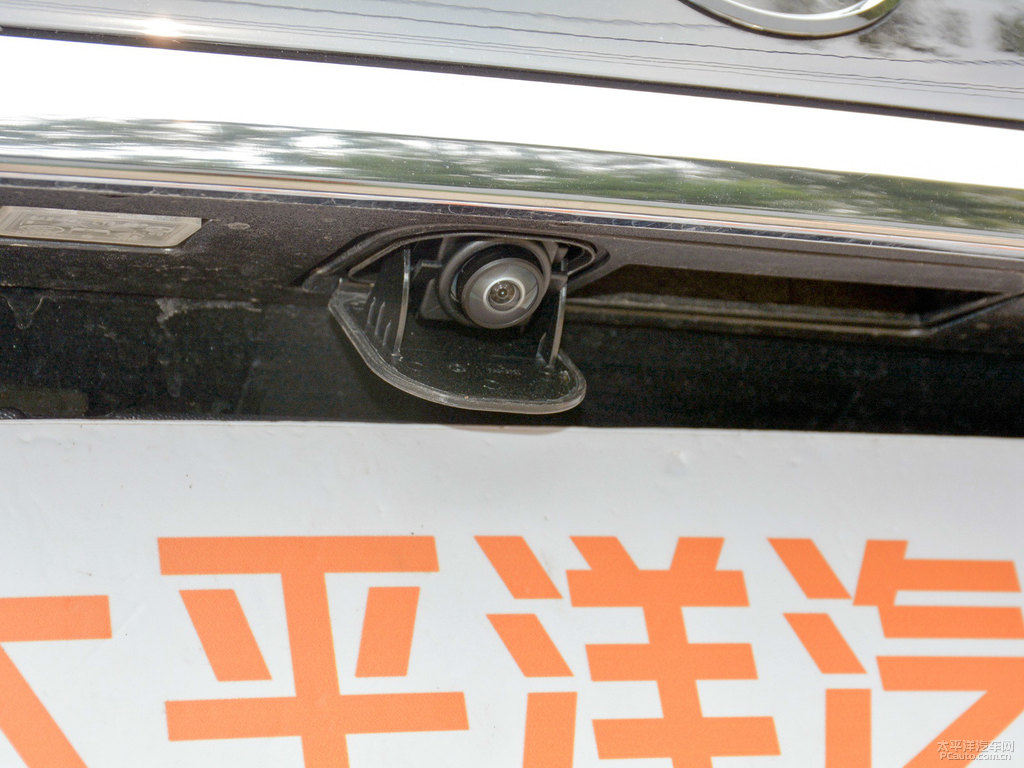 曜巖黑奔馳S級車尾外觀圖片