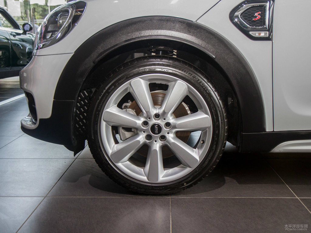 ɫMINI COUNTRYMAN܇^DƬ