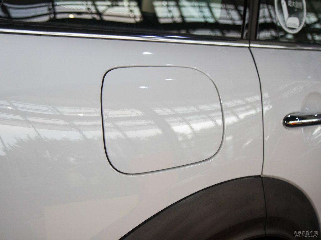ɫMINI COUNTRYMAN܇^DƬ