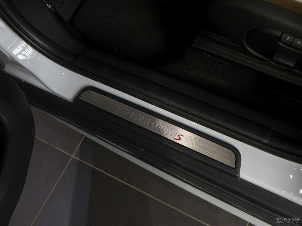 ɫMINI COUNTRYMAN܇(ni)DƬ