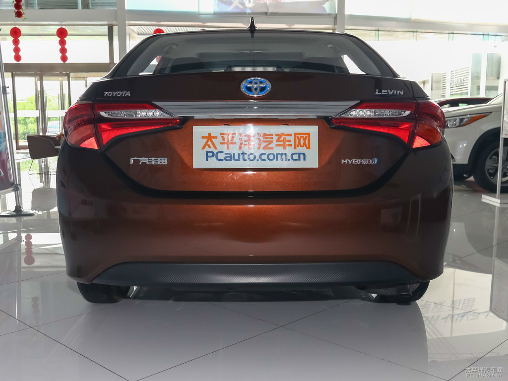 雷凌車尾外觀圖片