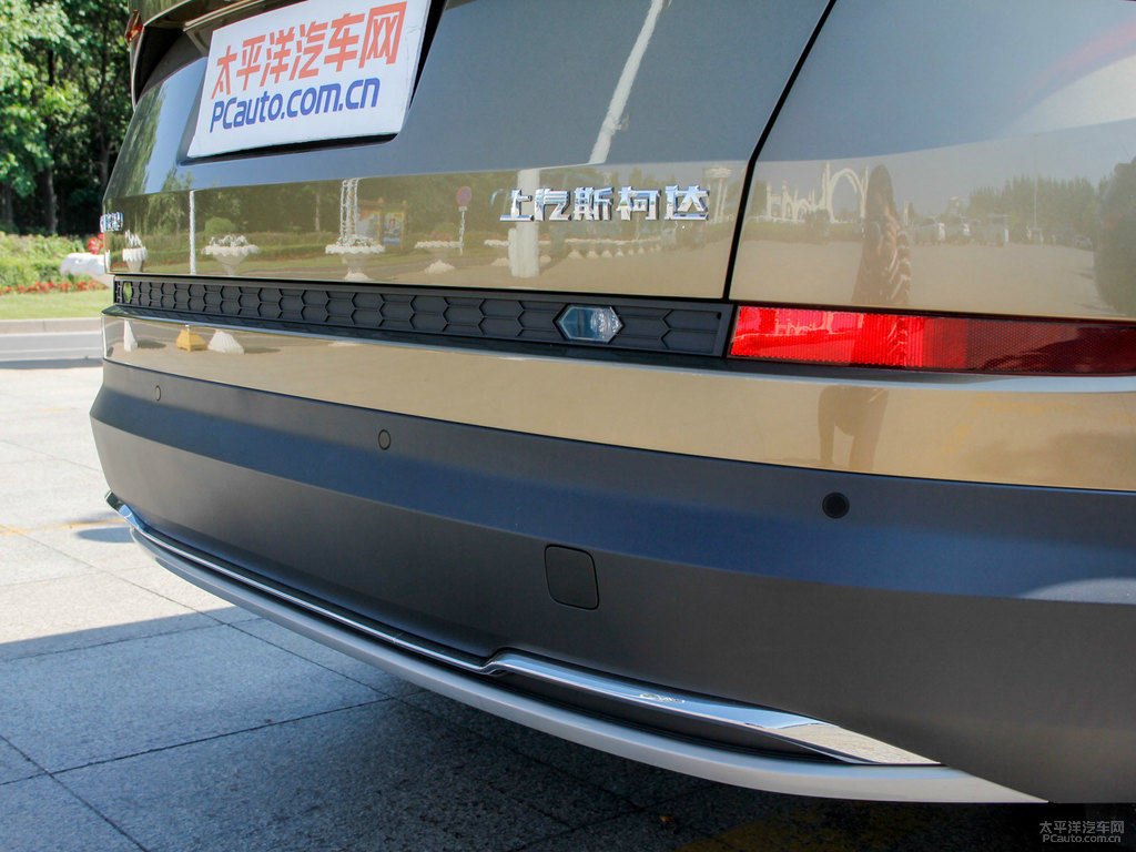 流沙金柯迪亞克車尾外觀圖片