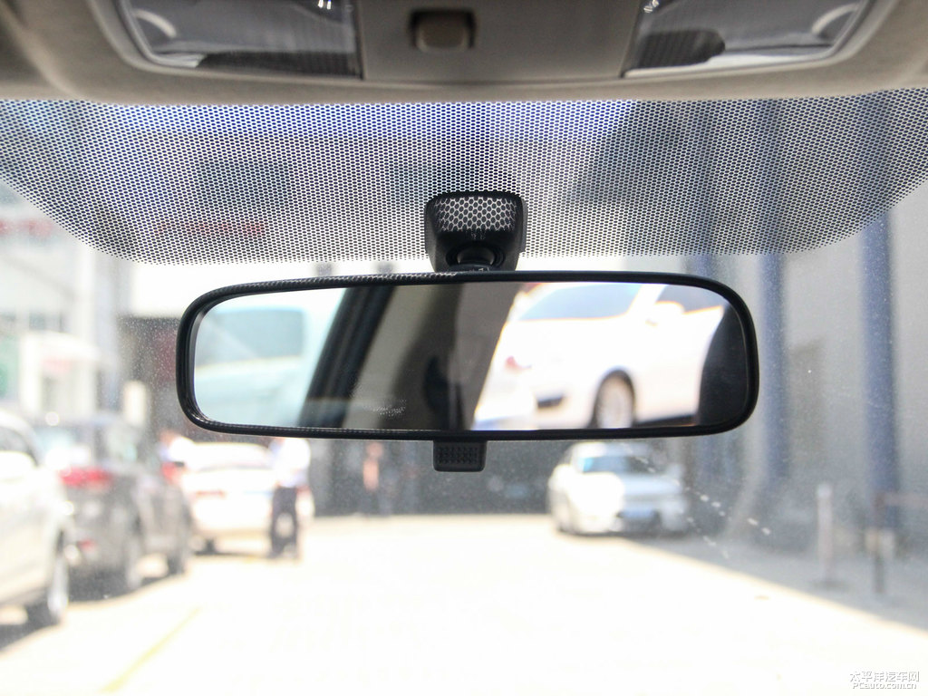 珍珠白勁炫ASX車廂內(nèi)飾圖片