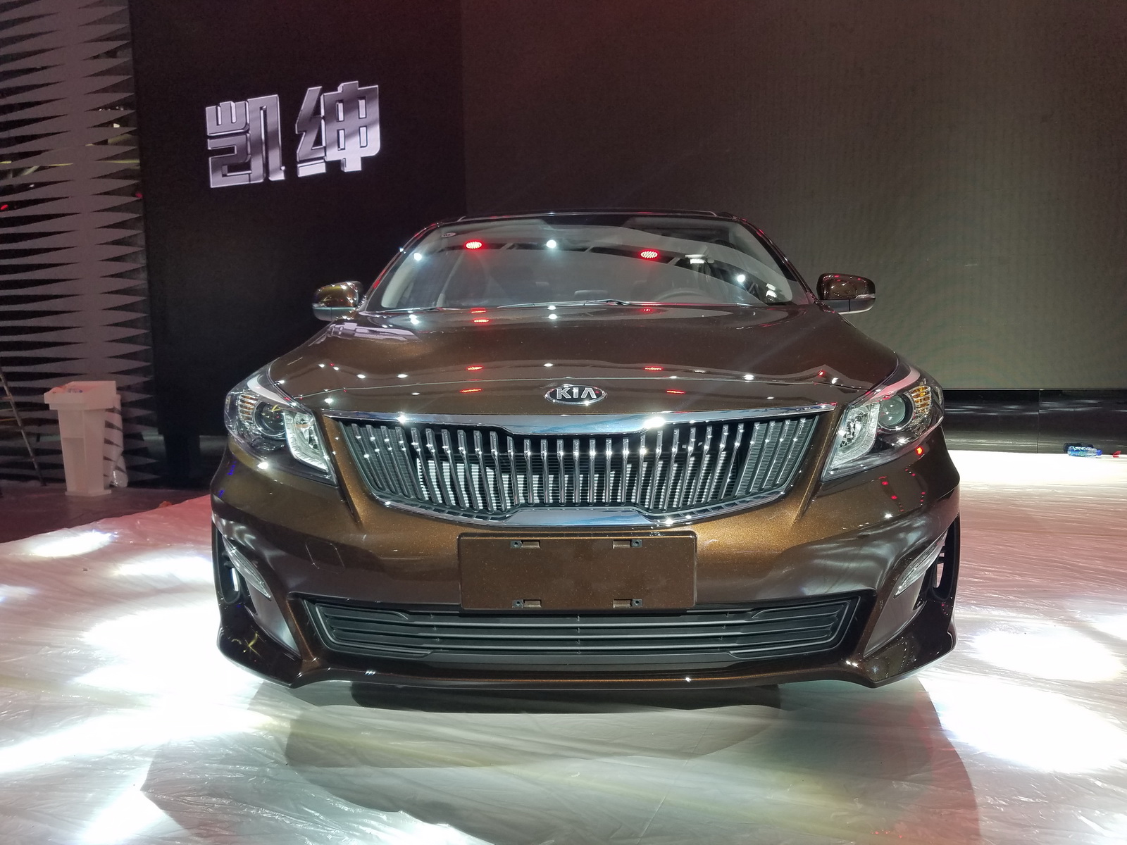 起亞K4車展高清大圖