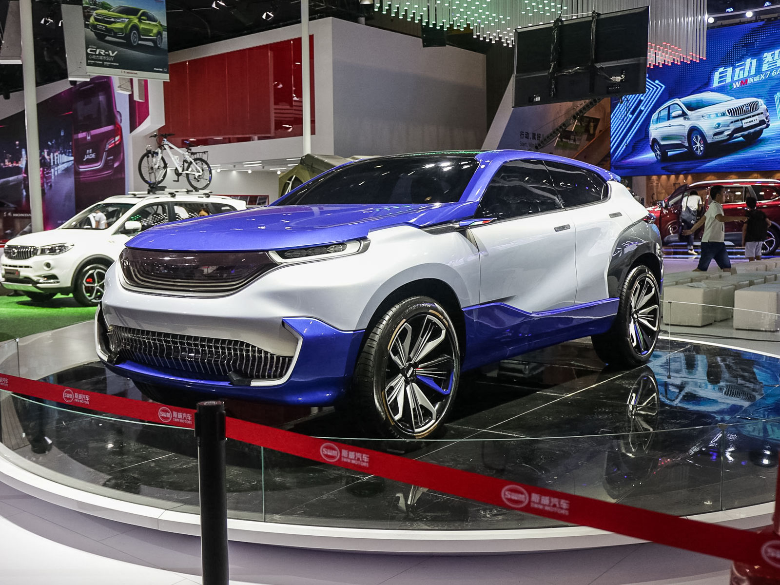 SWM斯威EROE車展高清大圖