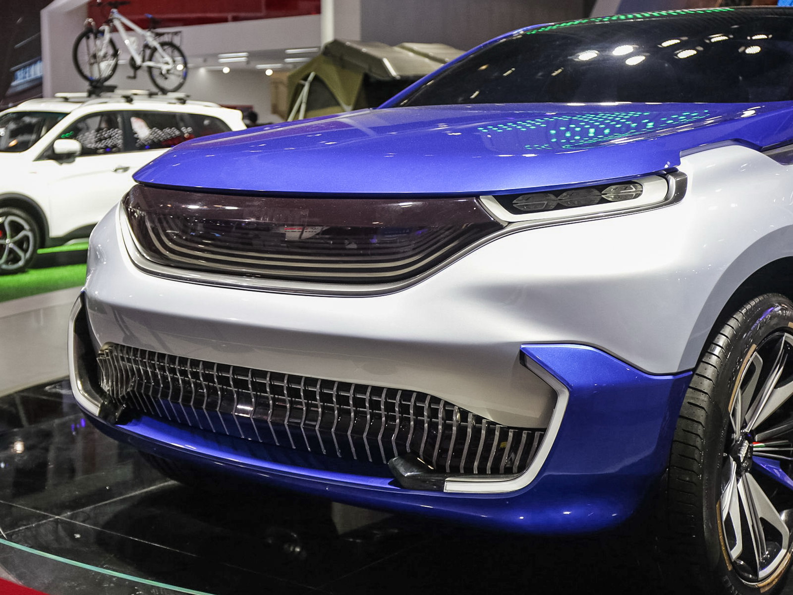 SWM斯威EROE車展高清大圖