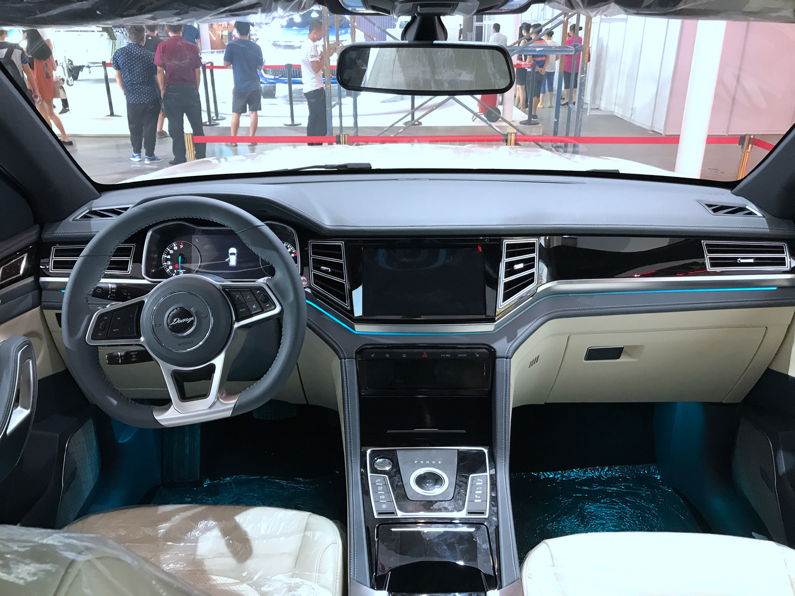 眾泰大邁X7車展高清大圖