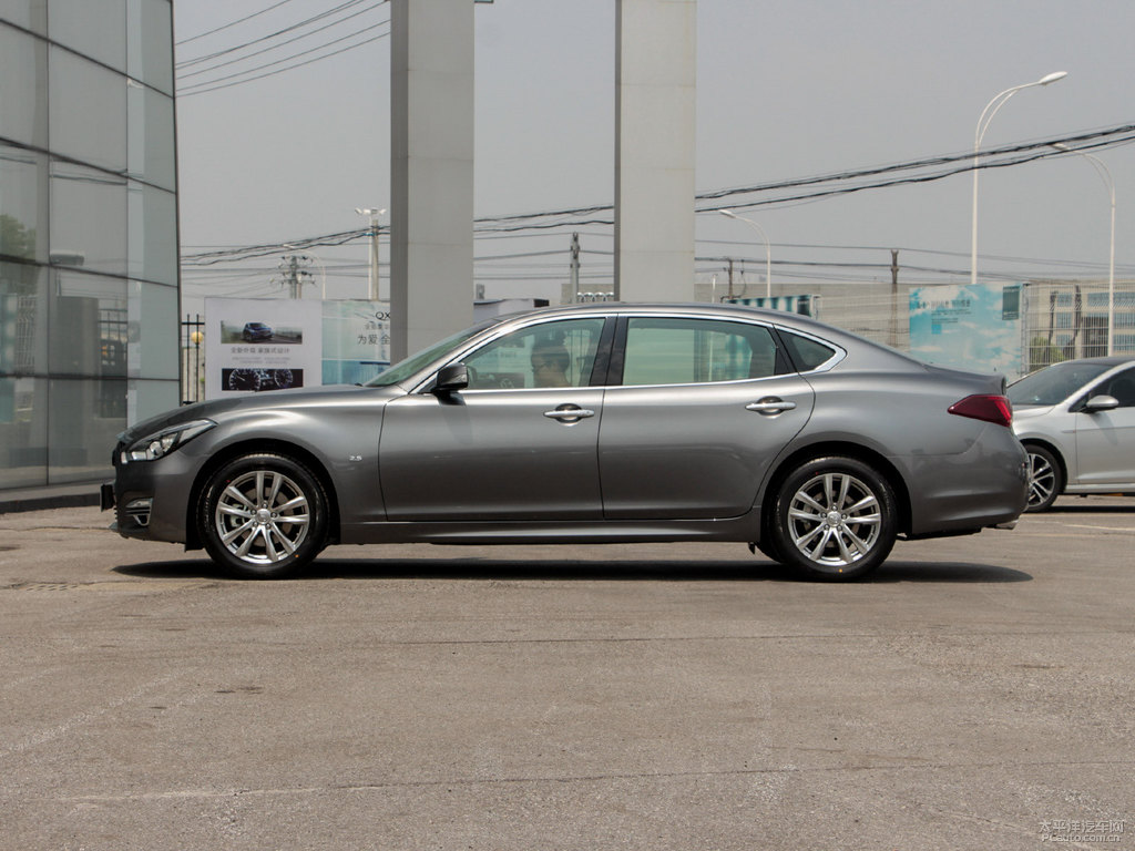 鉑金灰英菲尼迪Q70L整車外觀外觀圖片