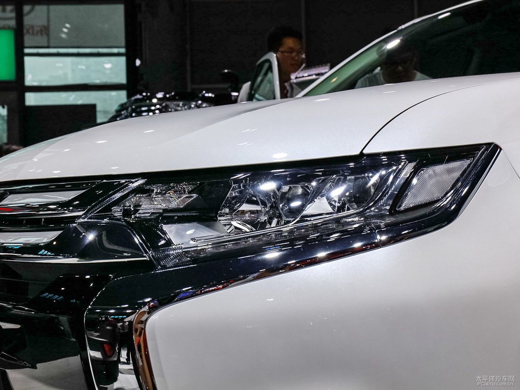 珍珠白歐藍(lán)德車頭外觀圖片