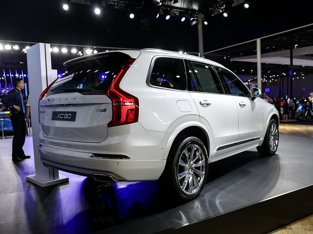 水晶白沃爾沃XC90新能源外觀圖片