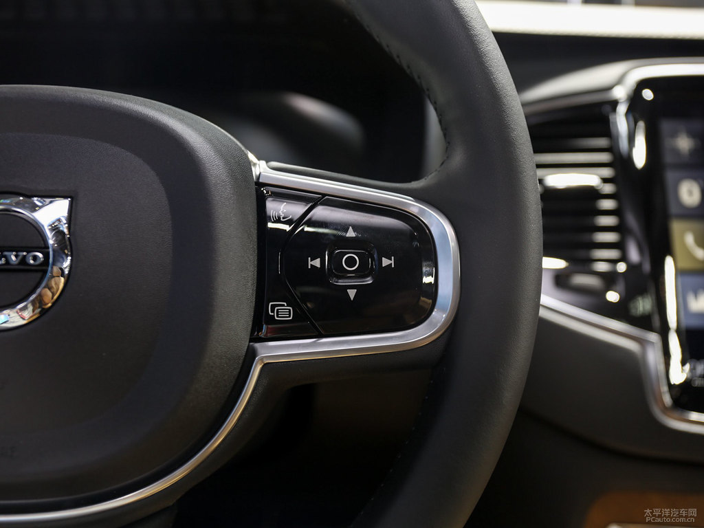 水晶白沃爾沃XC90新能源中控內(nèi)飾圖片