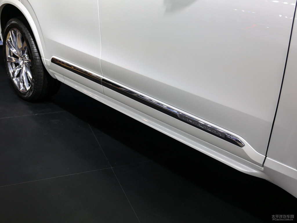 水晶白沃爾沃XC90新能源車身外觀圖片