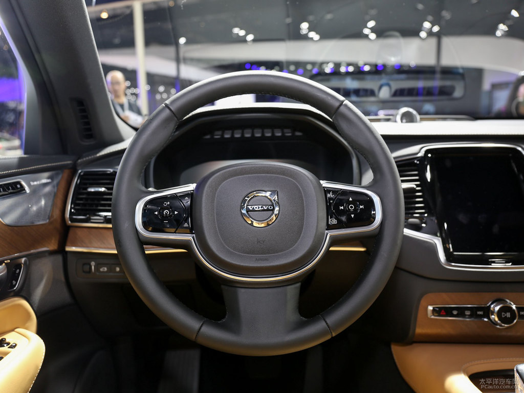 水晶白沃爾沃XC90新能源中控內(nèi)飾圖片