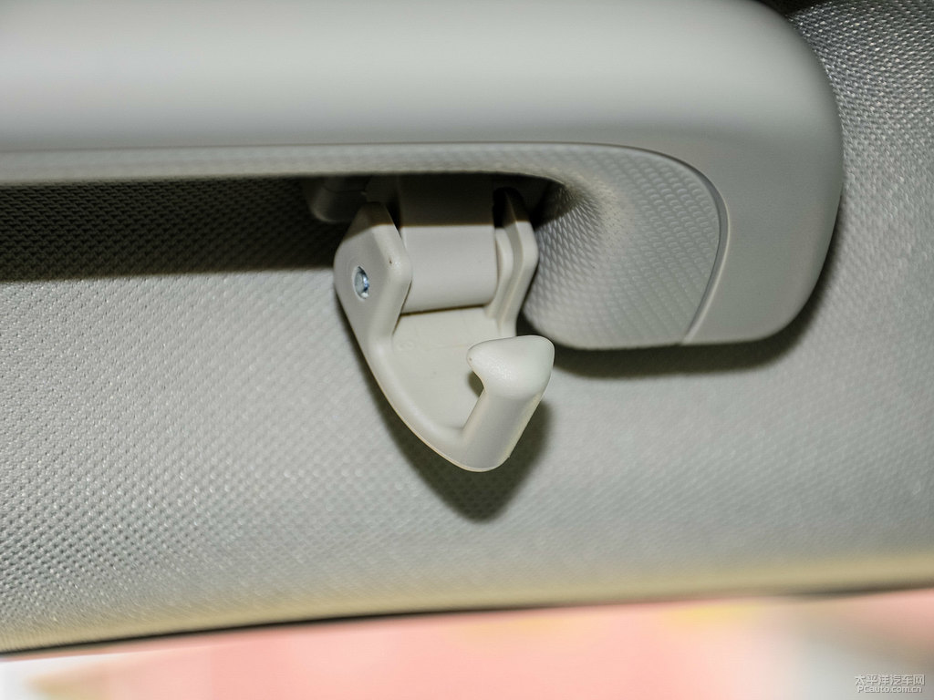 寶石藍(lán)帝豪GS車廂內(nèi)飾圖片