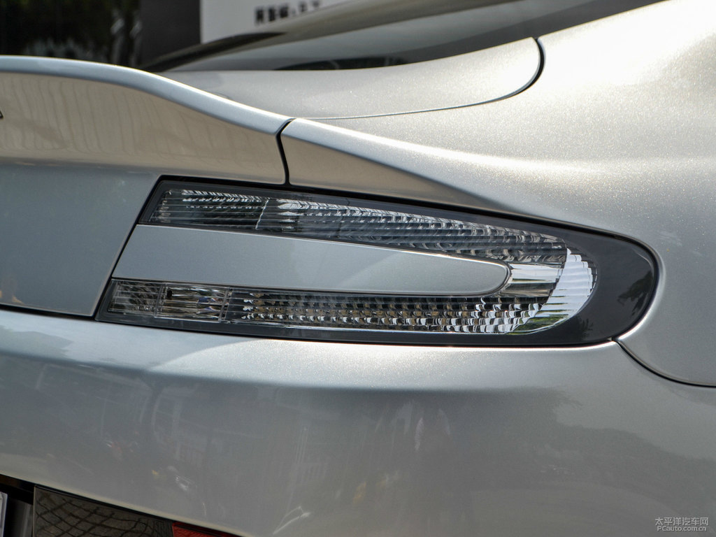 WyV8 Vantage܇β^DƬ
