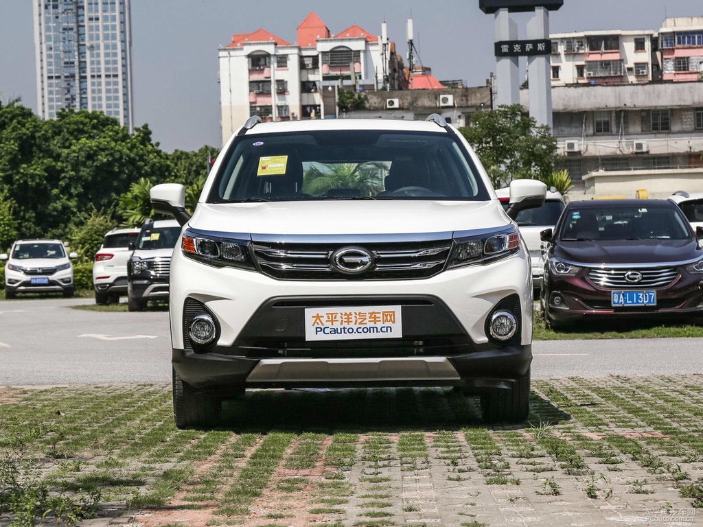 象牙白傳祺GS3整車外觀外觀圖片