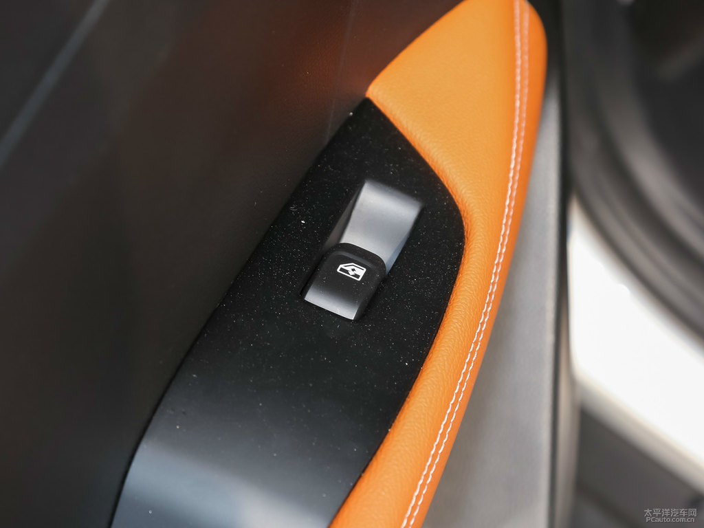 糖果白寶駿510車廂內(nèi)飾圖片