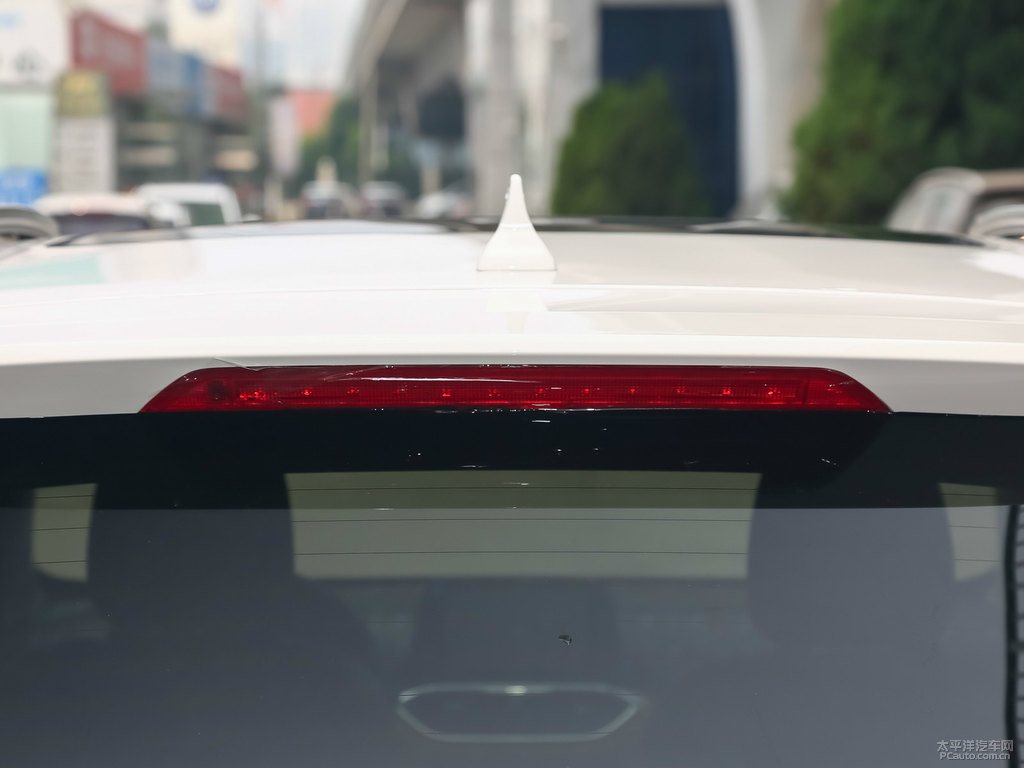 糖果白寶駿510車尾外觀圖片