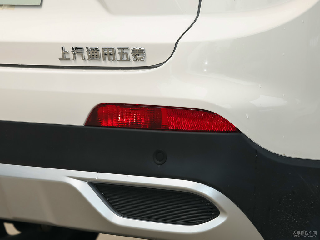 糖果白寶駿510車尾外觀圖片