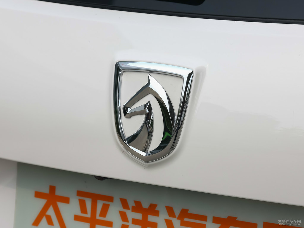 糖果白寶駿510車尾外觀圖片