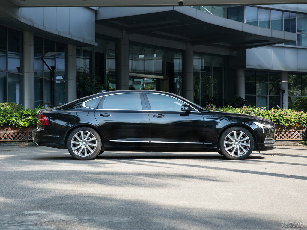 瑪瑙黑沃爾沃S90整車外觀外觀圖片