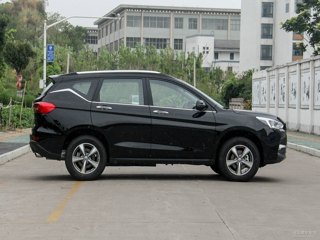 經(jīng)典黑哈弗M6整車外觀外觀圖片